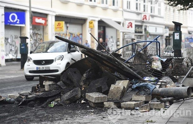Hamburg'daki G20 protestoları 2. gününde de aralıksız sürdü: Çatışma, yağma, gözaltı