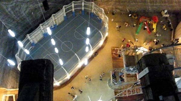 Yerin 200 metre altında park