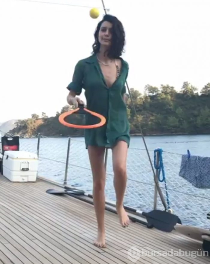 Beren Saat'in pet şişe hassasiyeti