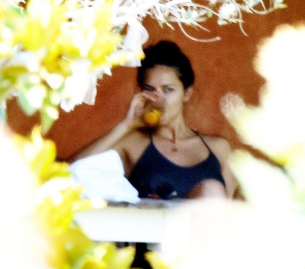 Adriana Lima ile Metin Hara'dan yeni fotoğraflar