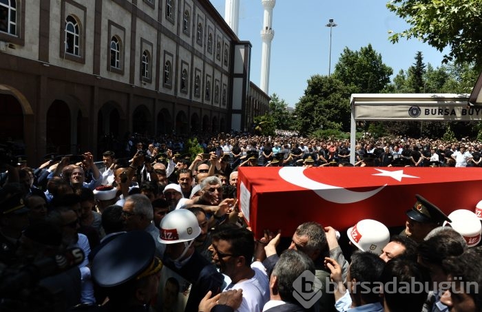 Bursa şehidini son yolculuğuna uğurladı	