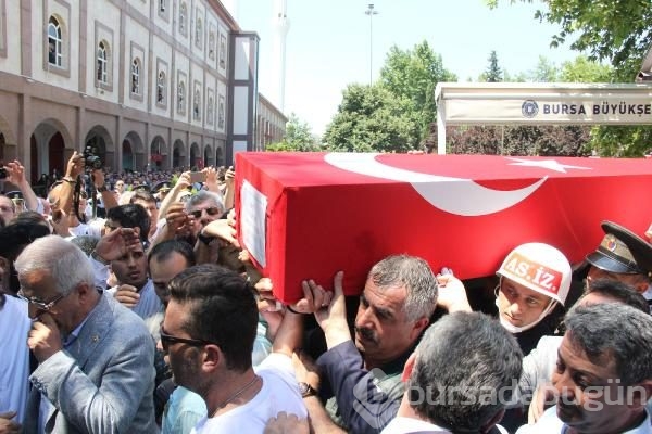 Bursa şehidini son yolculuğuna uğurladı	