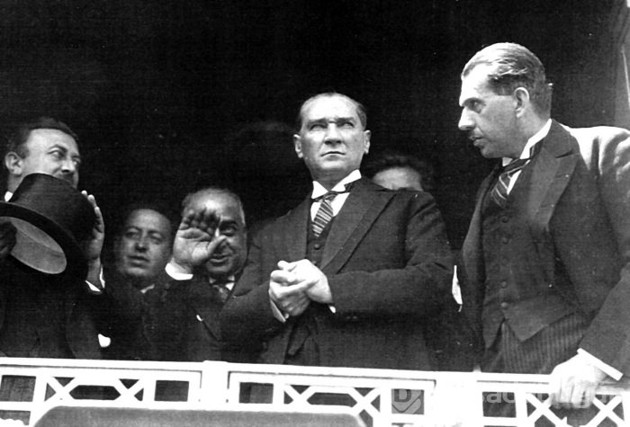 Ulu Önderimiz Mustafa Kemal'e "Atatürk"ten Önce Önerilmiş 13 Soyad