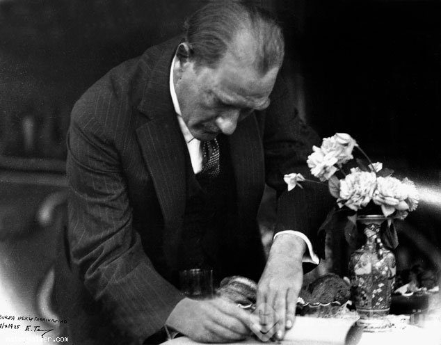 Ulu Önderimiz Mustafa Kemal'e "Atatürk"ten Önce Önerilmiş 13 Soyad