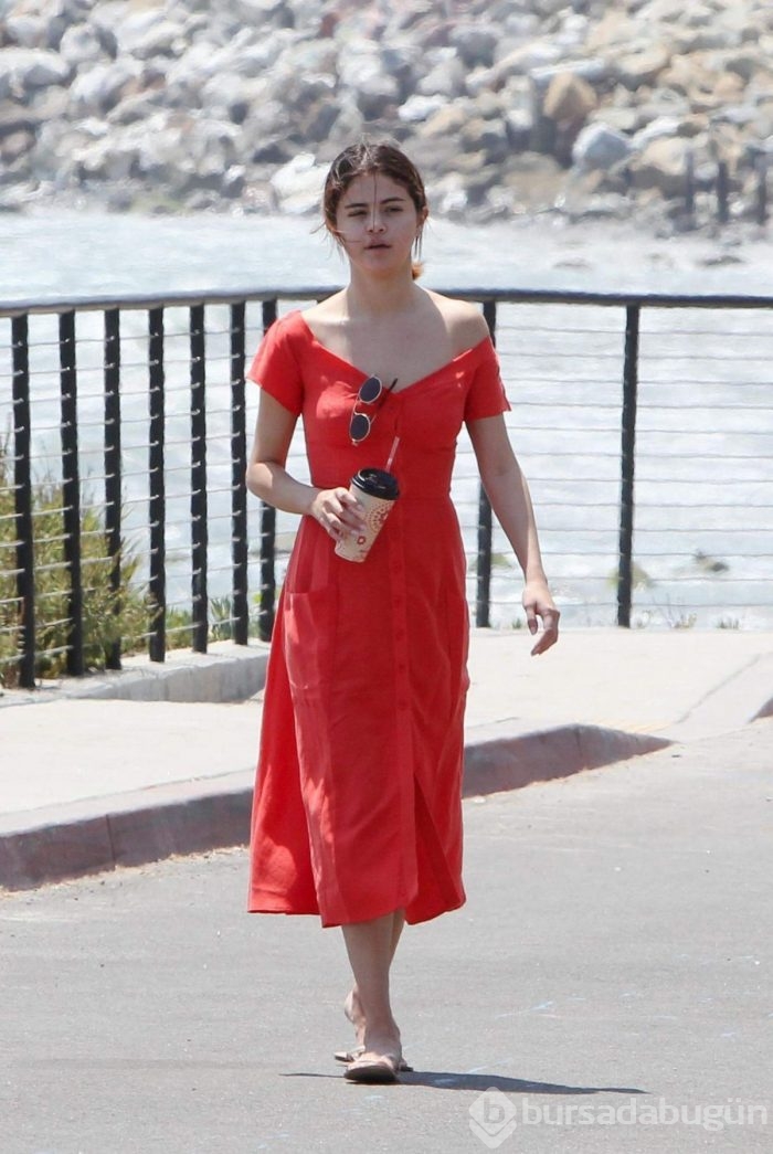 Selena Gomez, makyajsız görüntülendi