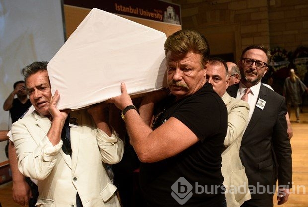 Fikret Hakan'a veda