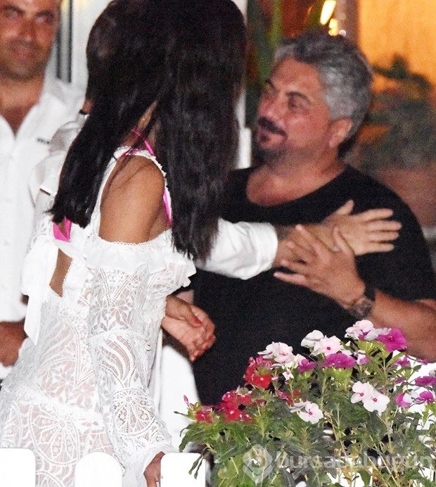 Deniz Seki'den Adriana Lima-Metin Hara çiftine tebrik