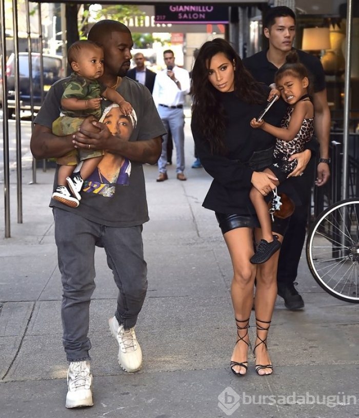 Kim Kardashian'a dört yaşındaki kızına korse giydirdiği eleştirisi
