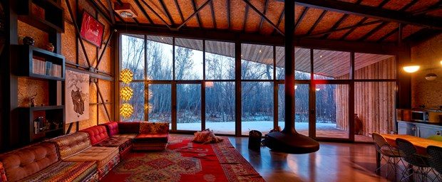 Kutluğ Ataman'ın Erzincan'daki evi iki uluslararası mimari ödül kazandı