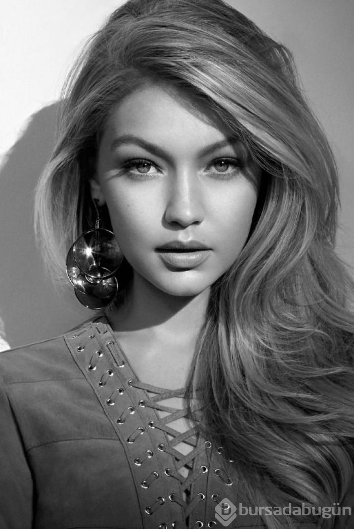 Gigi Hadid Kısacık Saçlarıyla Poz Verdi!