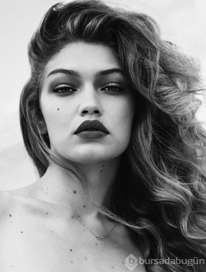 Gigi Hadid Kısacık Saçlarıyla Poz Verdi!