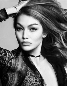 Gigi Hadid Kısacık Saçlarıyla Poz Verdi!