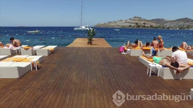 Hadise plajdan kovuldu
