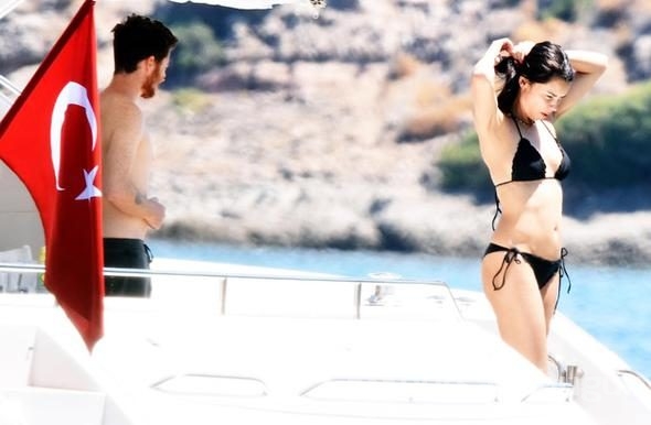 Adriana Lima ve sevgilisi Metin Hara, mavi yolculukta