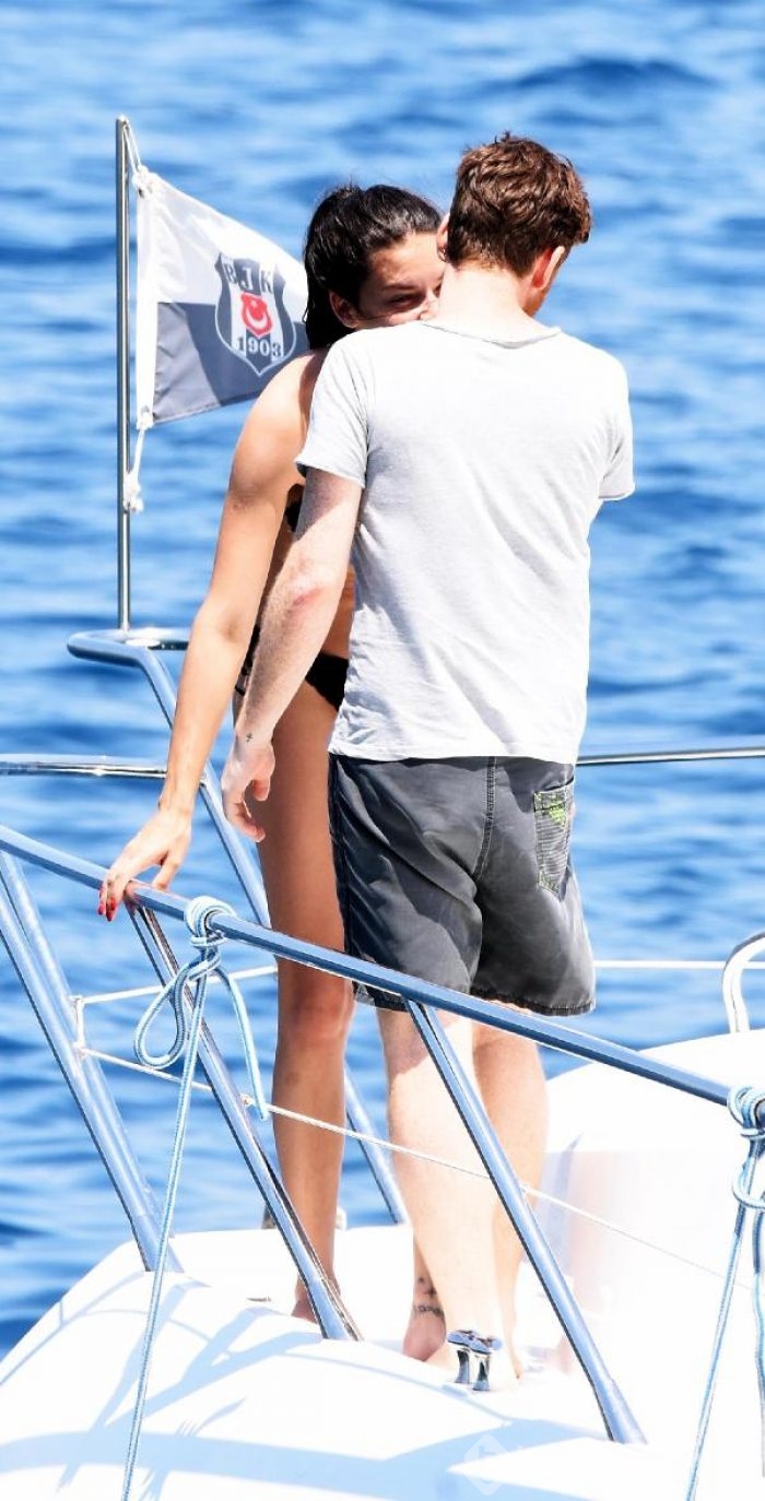 Adriana Lima ve sevgilisi Metin Hara, mavi yolculukta
