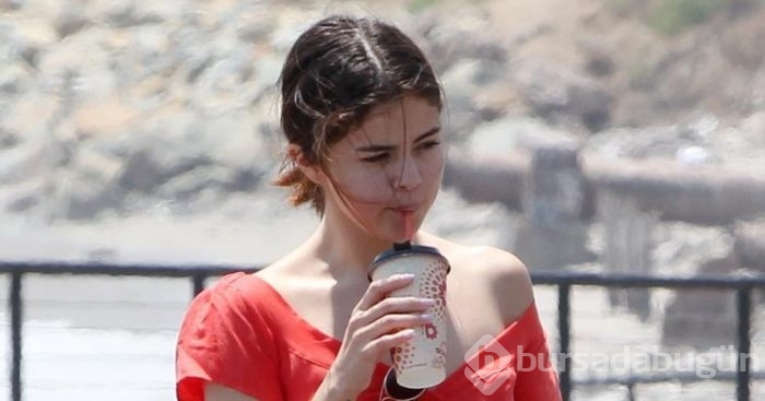 Selena Gomez'i makyajsız görenler tanıyamadı!