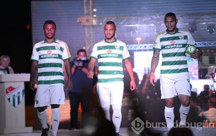 Bursaspor'un yeni sezon formaları tanıtıldı