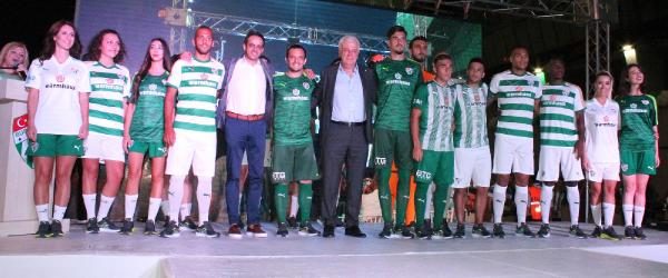 Bursaspor'un yeni sezon formaları tanıtıldı