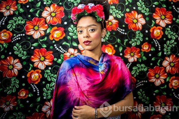 Frida Kahlo'yu taklitleriyle andı