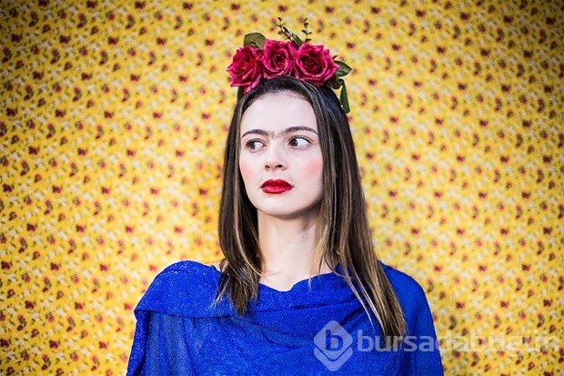 Frida Kahlo'yu taklitleriyle andı