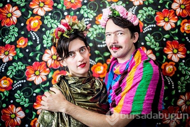 Frida Kahlo'yu taklitleriyle andı
