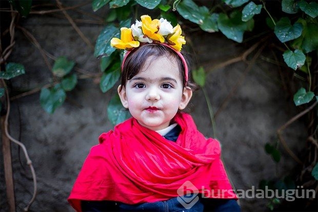 Frida Kahlo'yu taklitleriyle andı