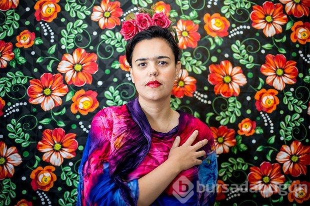 Frida Kahlo'yu taklitleriyle andı
