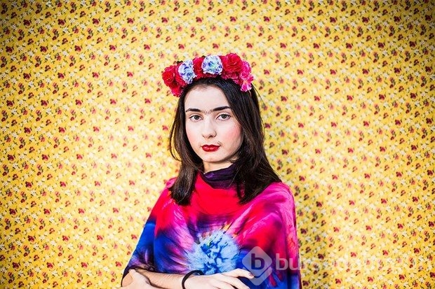 Frida Kahlo'yu taklitleriyle andı