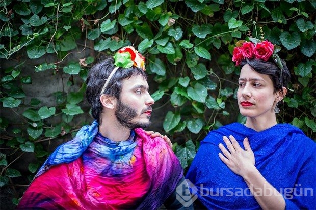 Frida Kahlo'yu taklitleriyle andı