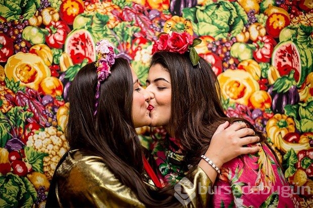 Frida Kahlo'yu taklitleriyle andı