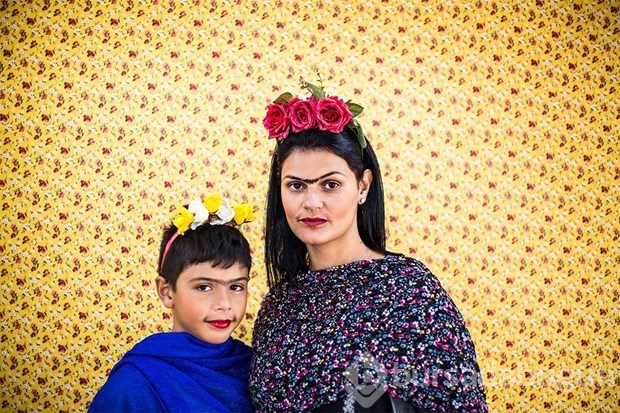 Frida Kahlo'yu taklitleriyle andı