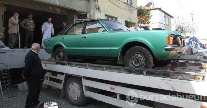 Binaya 'hapsettiği' otomobilini 37 yıl sonra çıkardı
