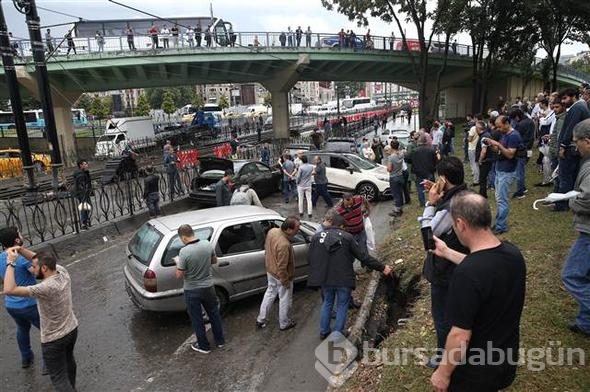 İstanbul'daki şiddetli yağmur sosyal medyayı salladı
