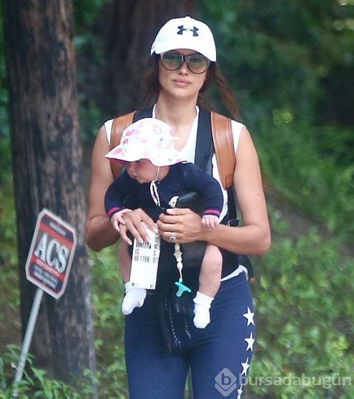 Irina Shayk bebeğini ilk kez gösterdi