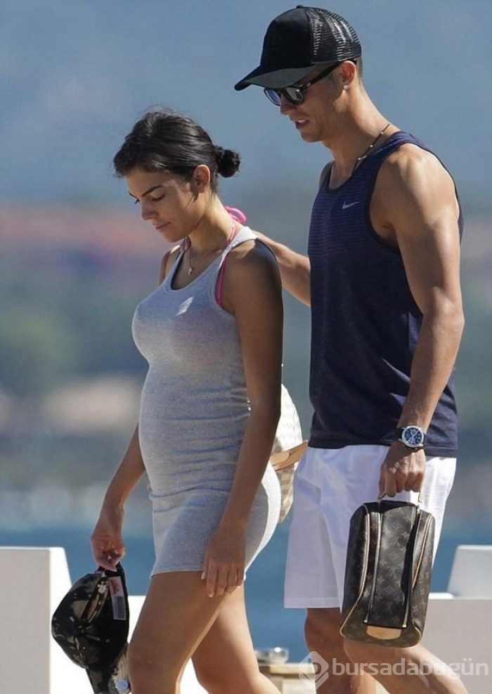Cristiano Ronaldo'ya taşıyıcı anne eleştirisi: Suçlu Ronaldo'nun annesi