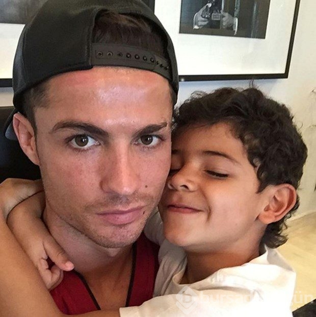 Cristiano Ronaldo'ya taşıyıcı anne eleştirisi: Suçlu Ronaldo'nun annesi