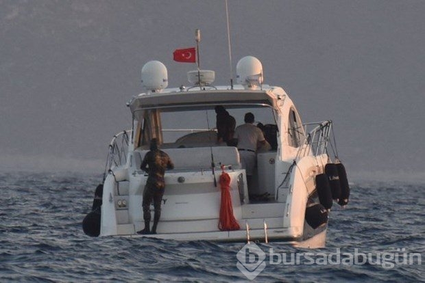 Kıvanç Tatlıtuğ ve Çağatay Ulusoy'un teknesine baskın