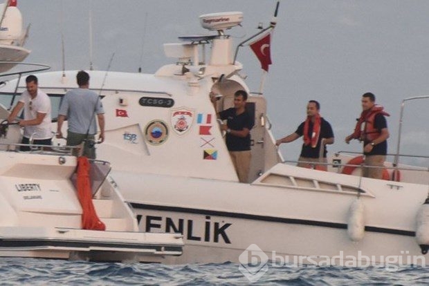 Kıvanç Tatlıtuğ ve Çağatay Ulusoy'un teknesine baskın