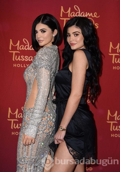 Kylie Jenner Balmumu Heykelinin Açılışına Katıldı