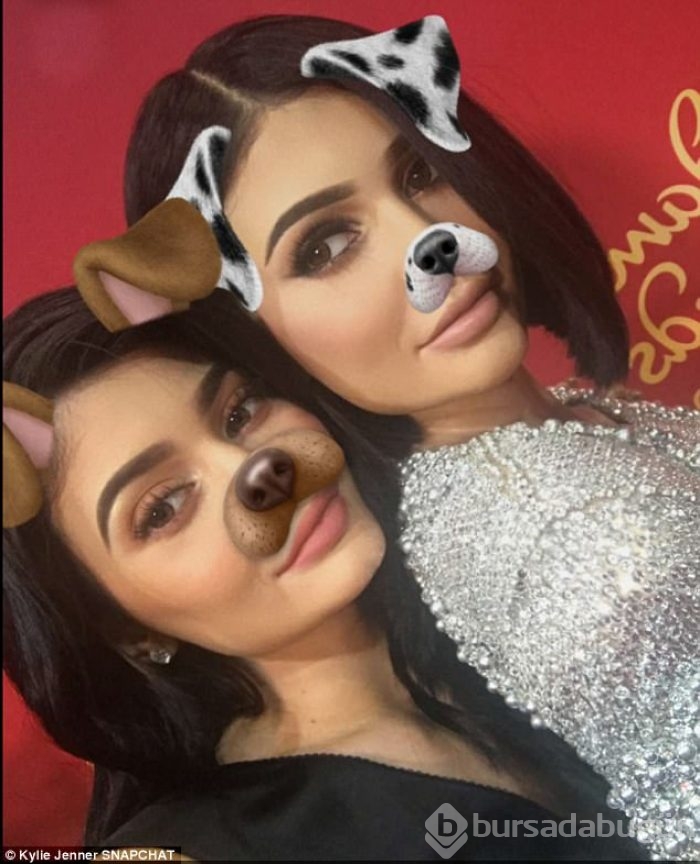 Kylie Jenner Balmumu Heykelinin Açılışına Katıldı