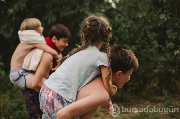 Çocuklarıyla teknolojiden uzak bir tatil geçirip fotoğrafladı