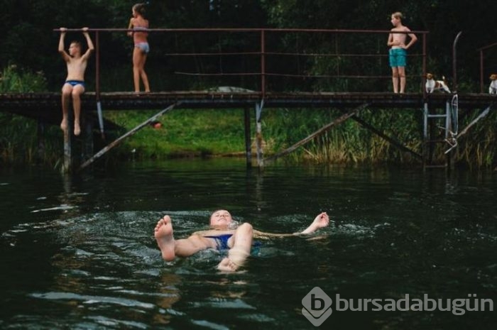 Çocuklarıyla teknolojiden uzak bir tatil geçirip fotoğrafladı
