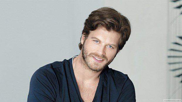 Vampirle Görüşme'nin dizi uyarlamasında Kıvanç Tatlıtuğ sürprizi