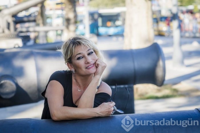 Ünlü şarkıcı Zeynep her şeyi geride bırakıp...