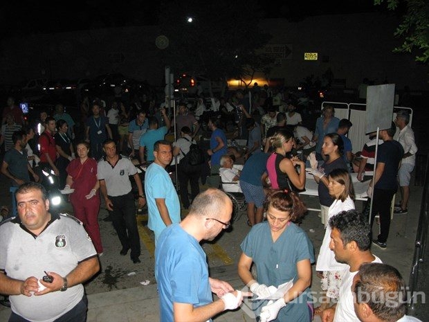 Deprem sonrası vatandaşlar panikle sokağa döküldü