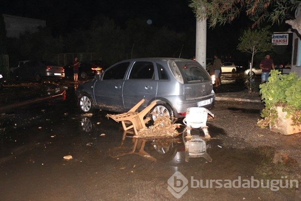 Deprem sonrası vatandaşlar panikle sokağa döküldü
