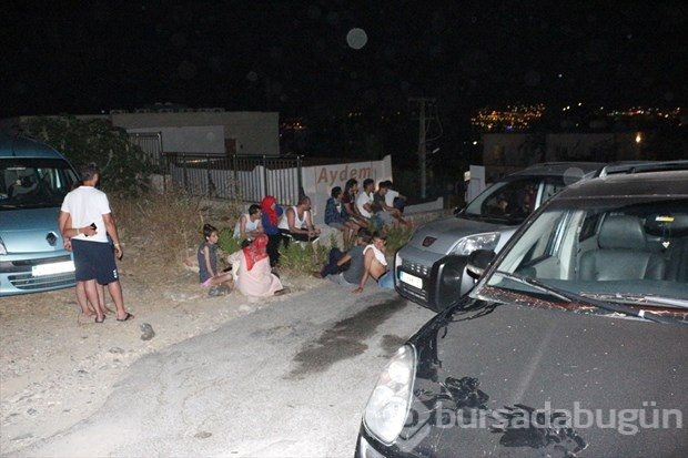 Deprem sonrası vatandaşlar panikle sokağa döküldü
