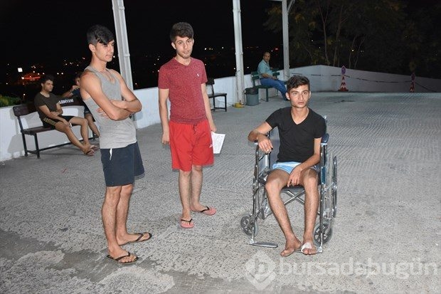 Deprem sonrası vatandaşlar panikle sokağa döküldü