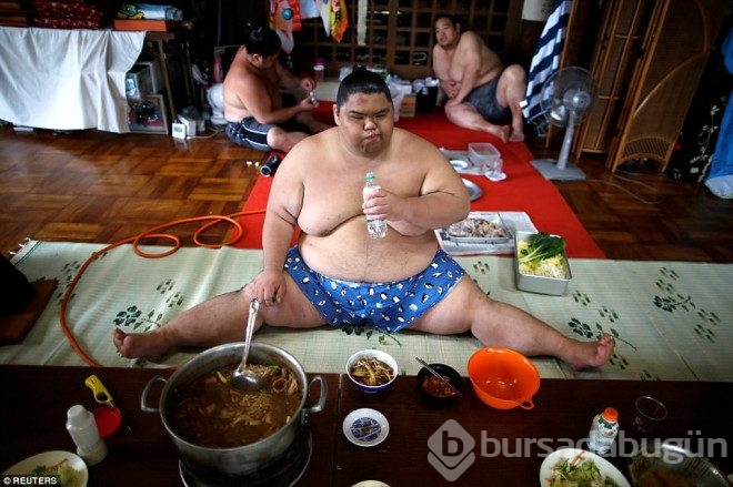 Sumo Güreşçilerinin habersiz çekilen fotoğrafları