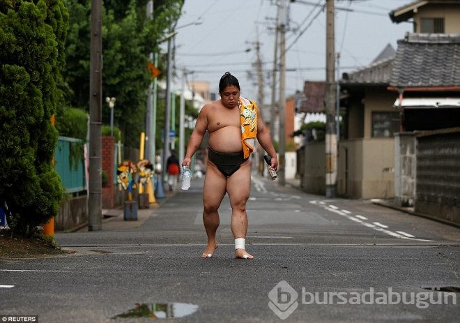 Sumo Güreşçilerinin habersiz çekilen fotoğrafları